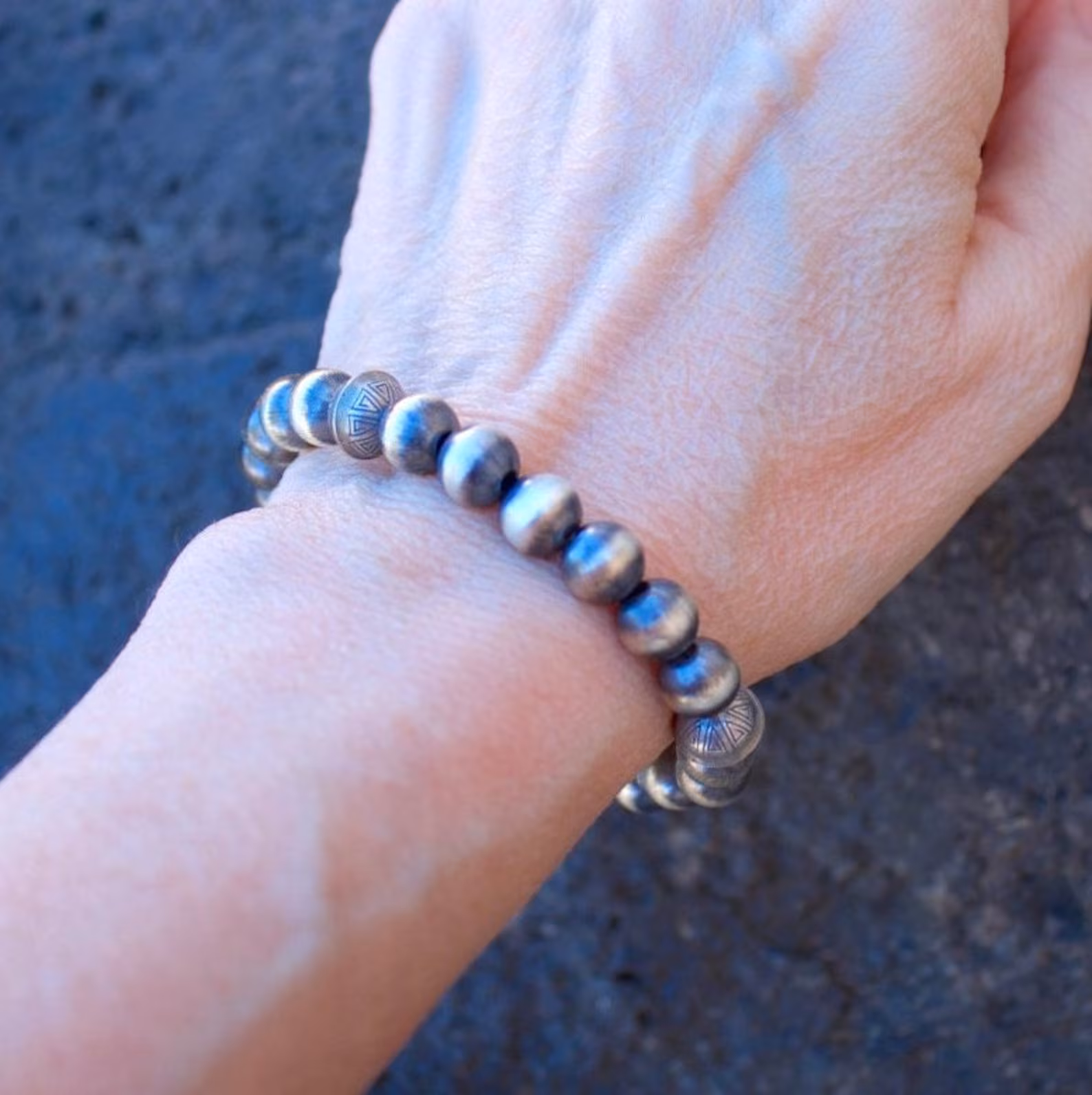 Oxidized Sterling Navajo Pearl Bracelet - Image 3